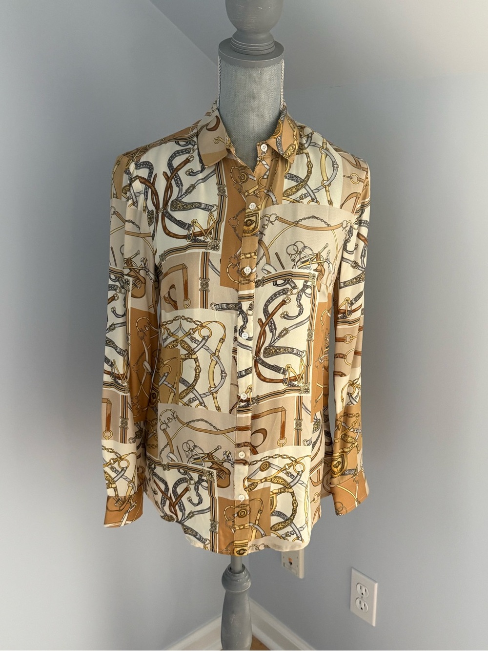 Womens Cream & Tan Chain-Print Button Front Blouse